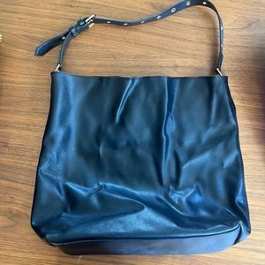 cute black shoulder bag!!